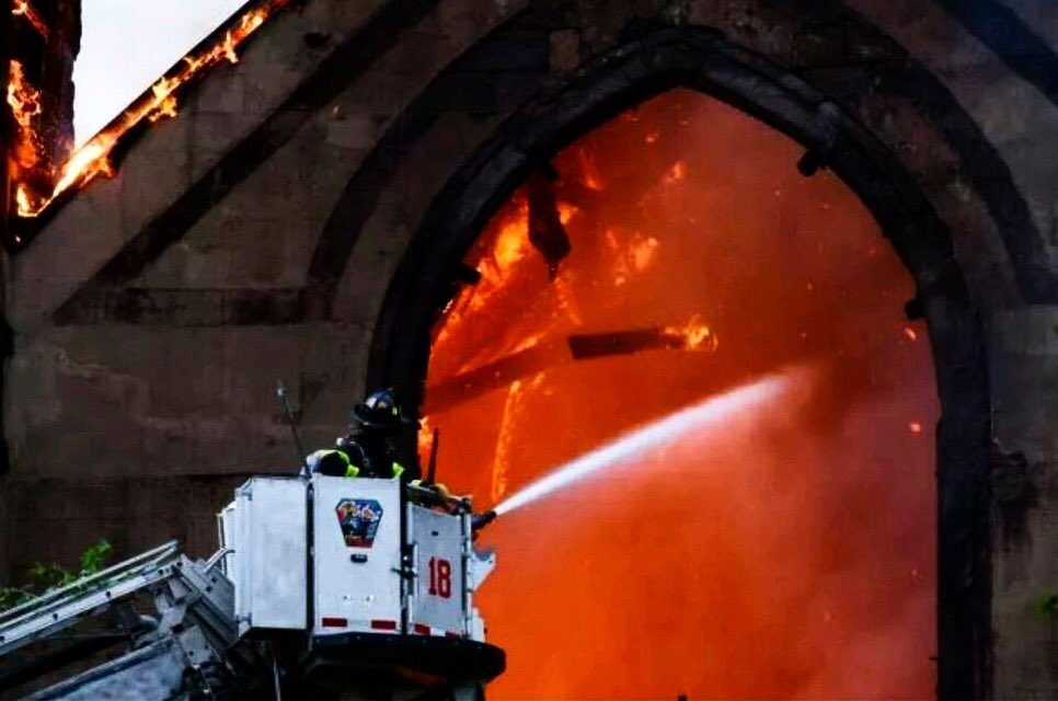 FDNYPro's tweet photo. #FDNY members of #Ladder18 operate from bucket at a vacant synagogue fire. See more in the 3rd/2017 WNYF at https://t.co/E2xfLMo2Ik https://t.co/KhjZ5I15mM