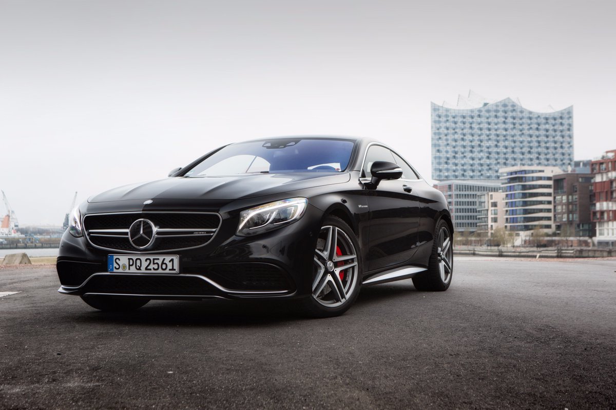 MercedesBenzAD's tweet photo. جرب الأداء الجبار لمحرك AMG V12 BITURBO سعة 6 لتر.
#S65 #MercedesAMG #50YearsOfAMG https://t.co/hHuePxlWGC