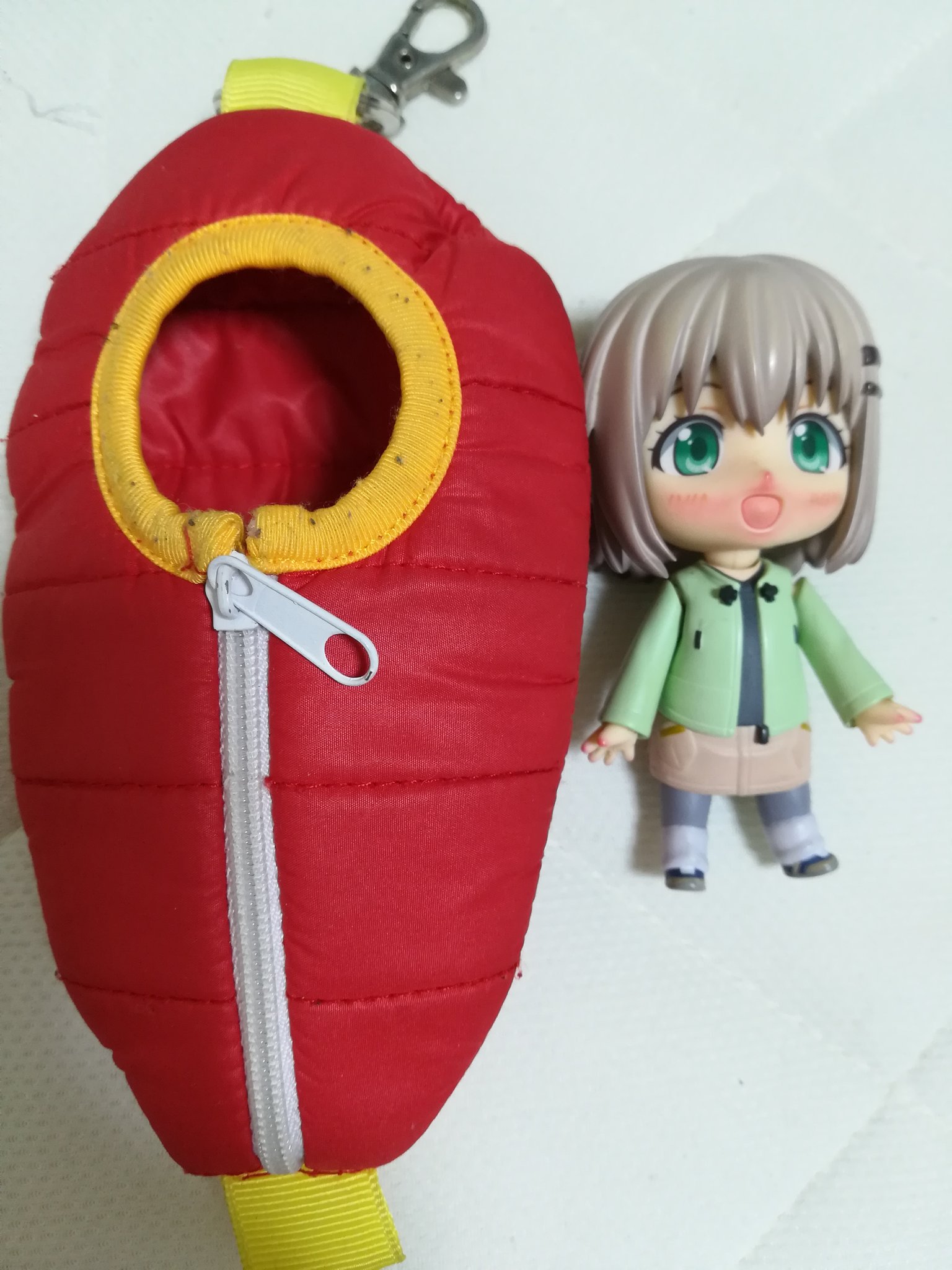 どんくん Twitterren ひなたねんどろいど販売 あおいねんどろいど再販で盛り上がってますが 初めてねんどろいどを購入する方への注意です おでかけ寝袋ポーチは色移りしますよ そのまま入れて持ち運ぶのは絶対やめましょう ヤマノススメ T Co 2ltzf56da3
