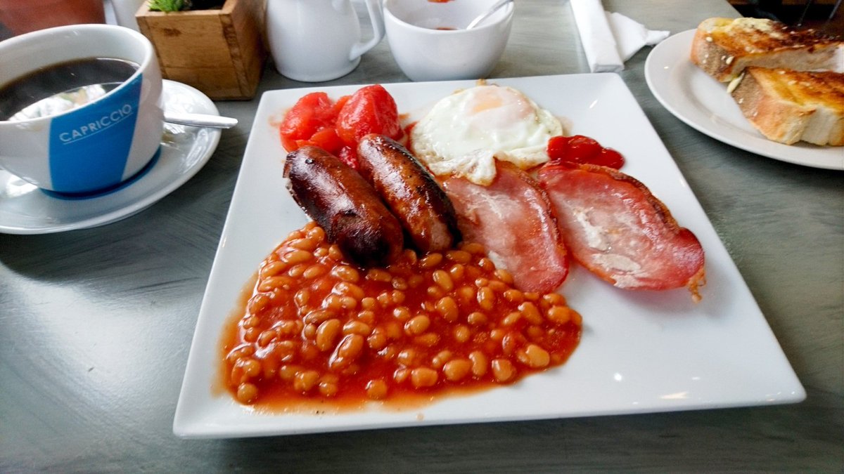 LilDT1's tweet photo. Treating myself at @cafelowes. Can't remember last time I had a full english #betterthanporridge https://t.co/qux7Aa8wxJ