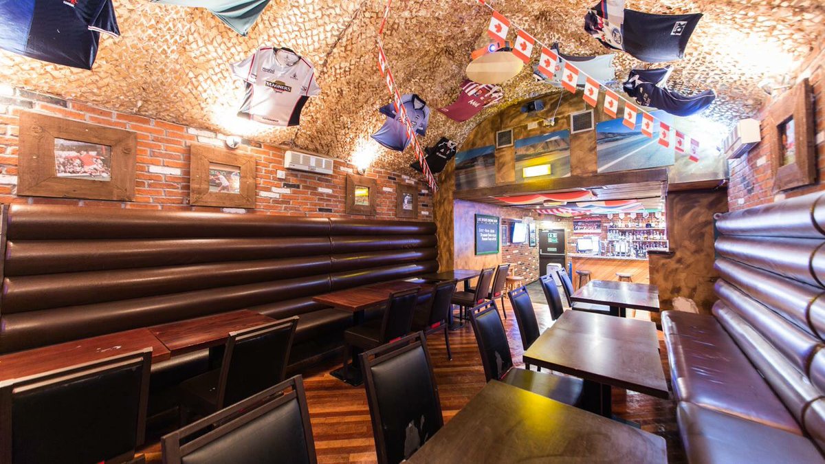 oldtownpubco's tweet photo. VENUE SPOTLIGHT #4: @GlobeEdinburgh. Proprietors of all things sport but with booze thrown in for good measure. Big screens. Sound people from across the globe. Backpacker vibes. Does what it says on the tin, and it does it well. No frills. Just fun. #OTPC #edinburgh https://t.co/FTsB8G3rtu