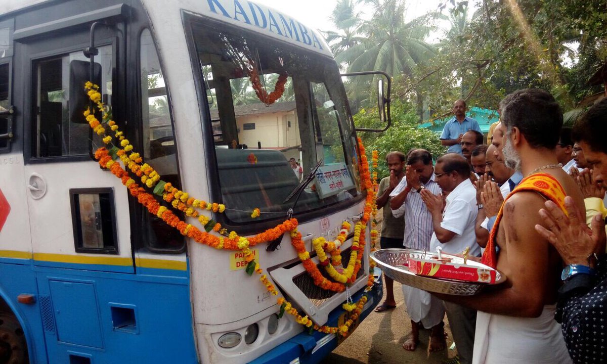vinod_palyekar's tweet photo. Launched Kadamaba Bus Service to Connect Sodiem Village Panchayat to State Capital Panaji .@Goaforwardparty @VijaiSardesai #SiolimForward https://t.co/41z4WWoejG