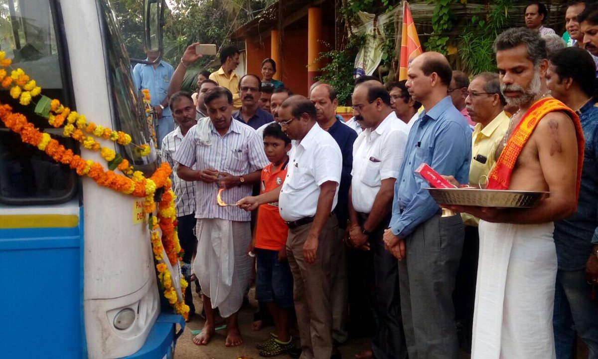 vinod_palyekar's tweet photo. Launched Kadamaba Bus Service to Connect Sodiem Village Panchayat to State Capital Panaji .@Goaforwardparty @VijaiSardesai #SiolimForward https://t.co/41z4WWoejG