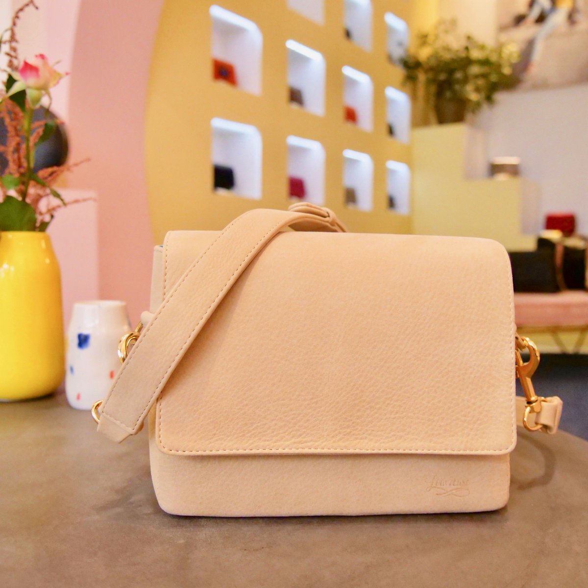 minutemabelle's tweet photo. @jeuconcours sur l'instagram @minutemabelle Un superbe sac @LouvreuseParis  d'une valeur de 195€ à gagner jusque lundi ;) Jouez Gagnez! https://t.co/LBxbWkb6yR