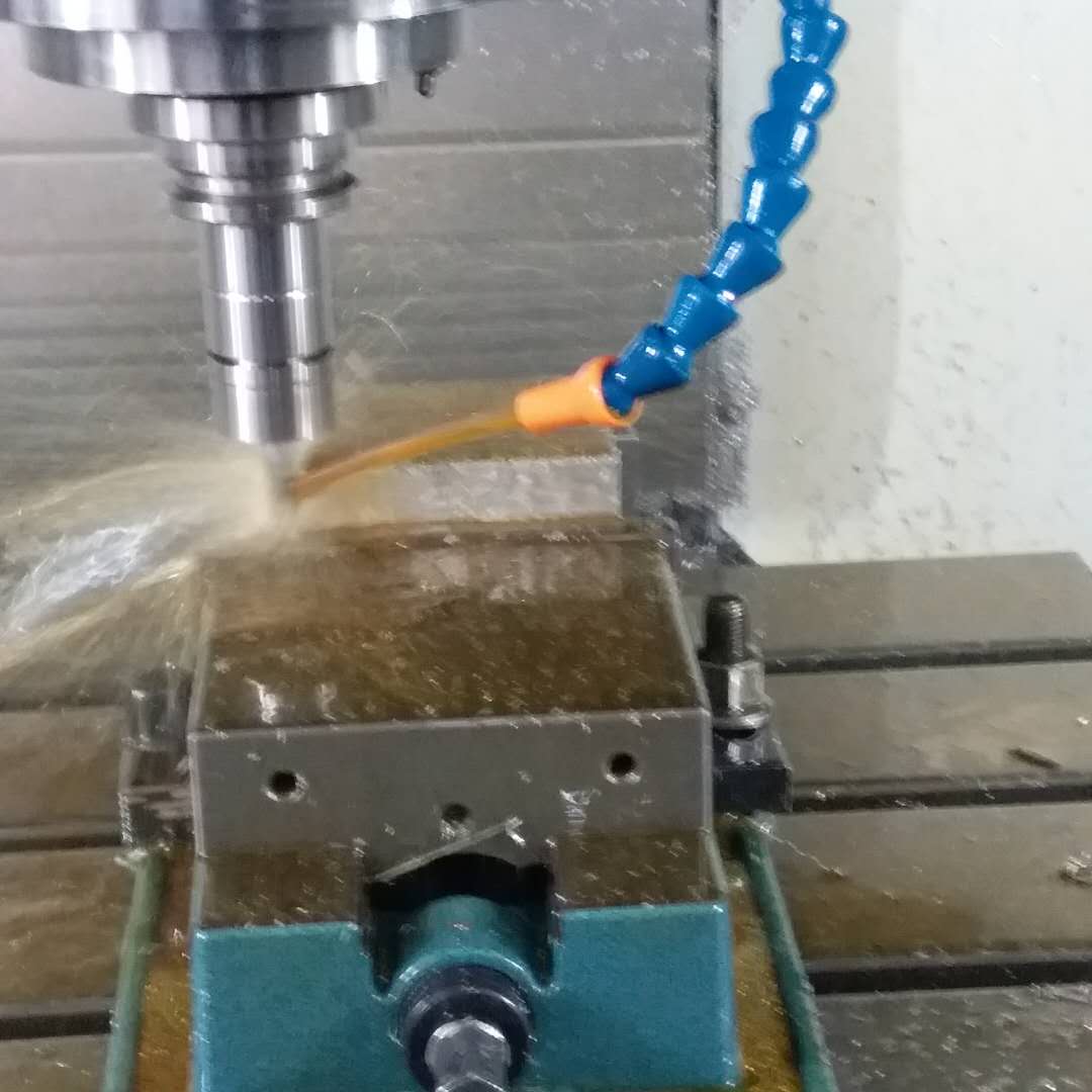 metal_rapid's tweet photo. The CNC machine runs non-stop for 24 hours
https://t.co/0KO4OT7hPL https://t.co/y8M88F3jle