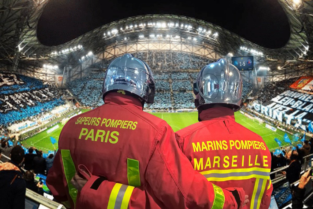 PompiersParis's tweet photo. On ne supporte pas la même équipe mais on porte les mêmes couleurs ⚽😉@MarinsPompiers #OMPSG #Classico https://t.co/K6cinrj2MW