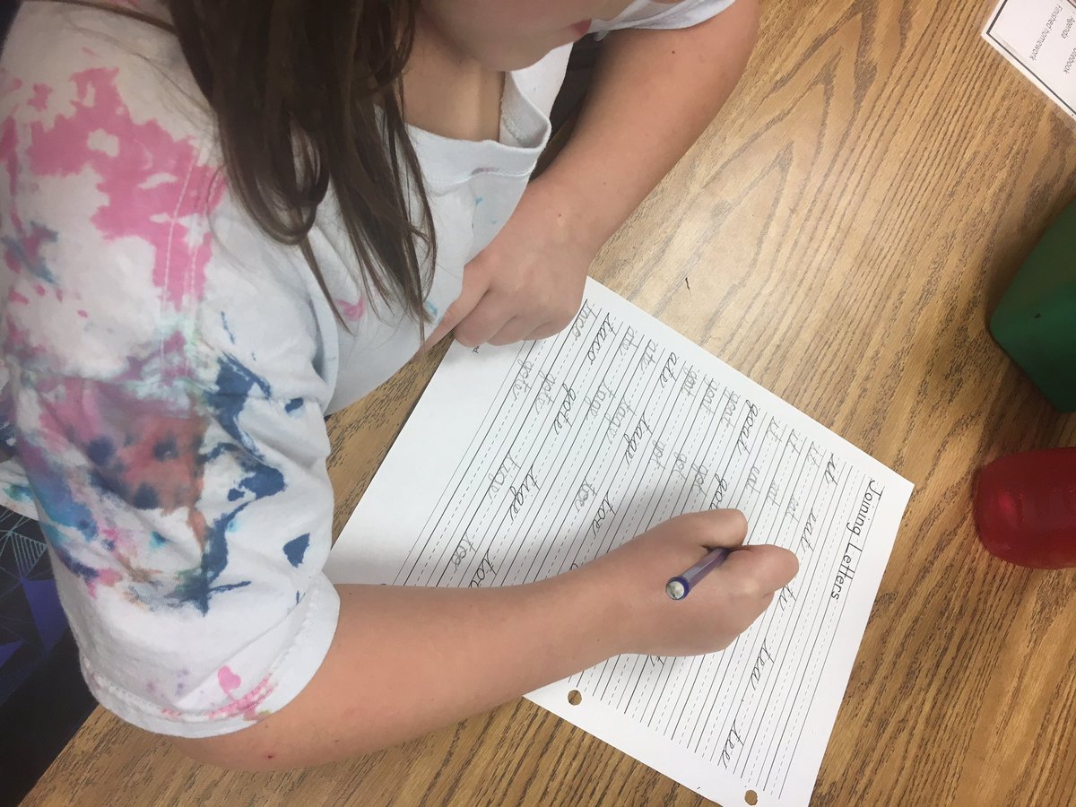Camelot3rdGrade's tweet photo. Third graders are loving learning the cursive alphabet and starting to join letters! https://t.co/XevCMxkS9h