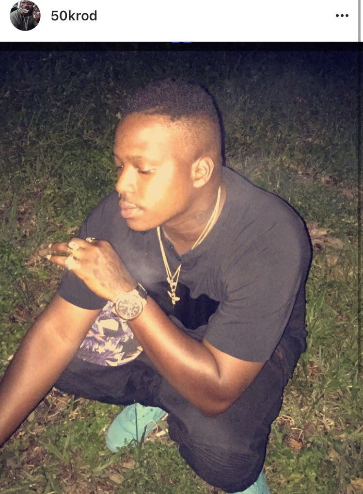 50krod's tweet photo. I need all my lil 4 followers😂😂😂 to retweet a nigga I'm new to this shit #50kshit 😂🤷🏿‍♂️🇭🇹🤦🏽‍♂️ https://t.co/fHykenu64d