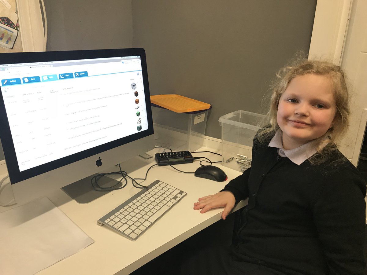BroBanw's tweet photo. Pupils loved creating databases for different blocks in Minecraft today using J2E Data @just2easy_com @PlayCraftLearn @HwbNews #banwdcf 😀 https://t.co/B5MM4znKX2