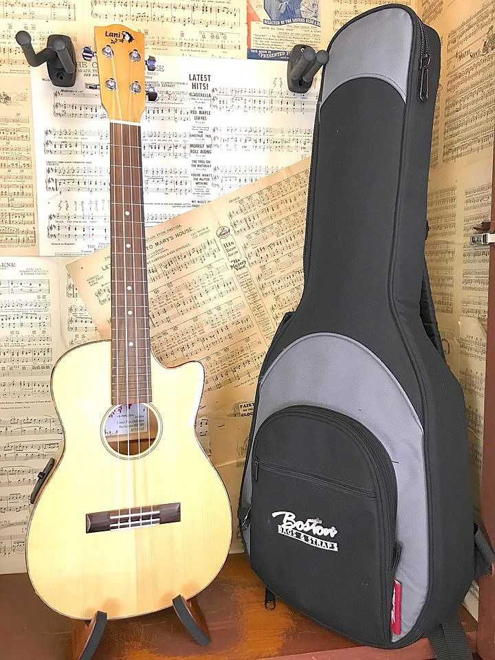 Bit of a bargain Baritone Ukulele hopefully due to go up on the second hand section of the website today.