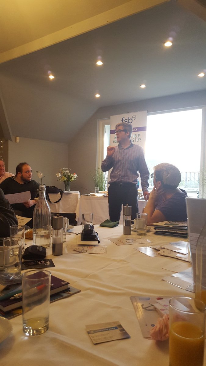 GGPKerryByott's tweet photo. Great #FSB1066 b/fast biz turnout @SedlescombeGolf with #DigitalMarketing guru #worldofdigital @savvysocialDT @BizESussex @FSBEastSussex https://t.co/R96TisLvDH