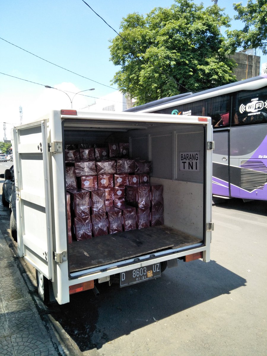 BandungBox's tweet photo. Pick up inerbox mochi kaswari lampion buat kirim sukabumi
Info 082316353689
#mobilbox
#sewamobilbox
#rentalmobilbox
#mobilboxbandung https://t.co/B9KaqU7BZK