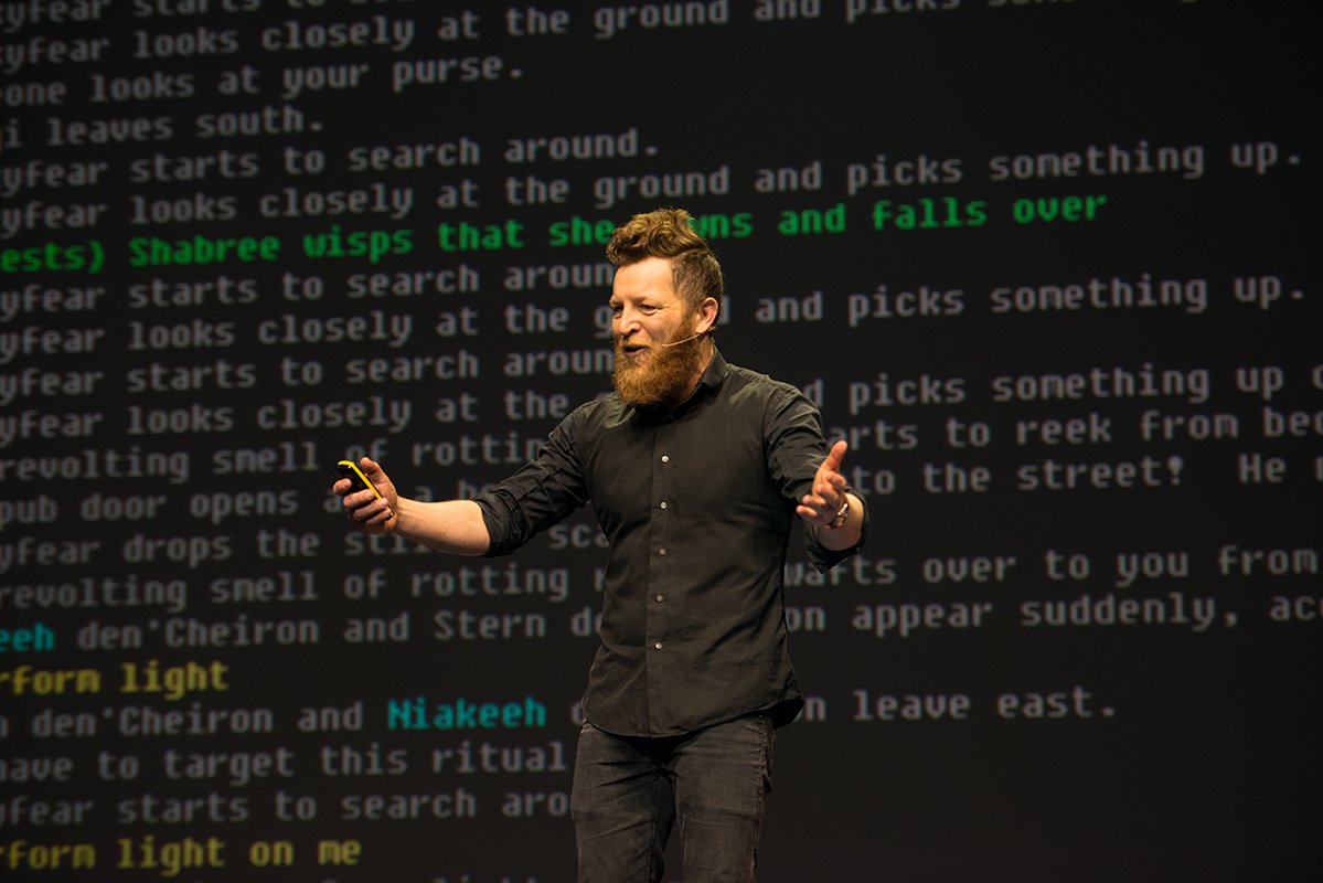 Y_Oslo's tweet photo. - Det er vårt ansvar å få bransjen ned på jorda. Digital transformasjon er ikke et prosjekt. @josmag tar alle gjennom historien #webdagene https://t.co/bzxWmqzyUb