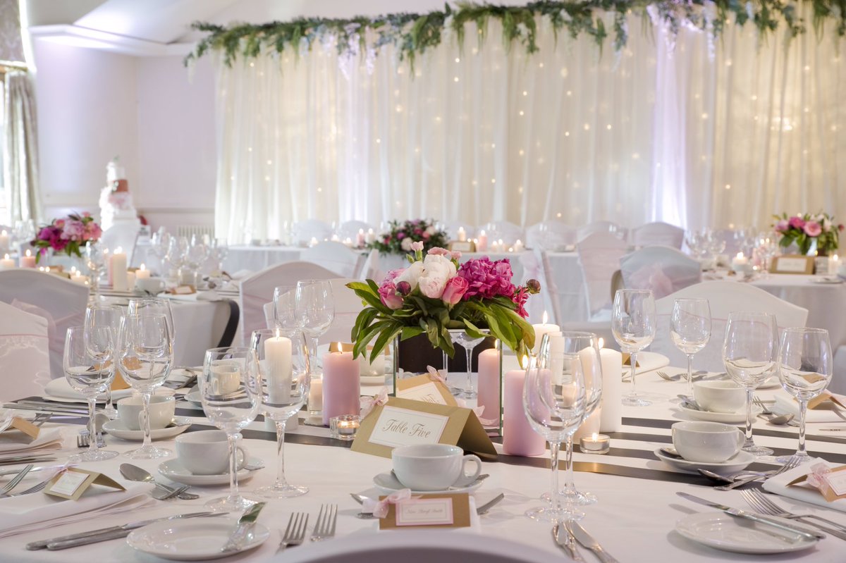 SilvermereGC's tweet photo. Calling all #Surrey Brides &amp; Grooms, join us this Sunday for our Wedding Showcase, 11-15:30 💒📸 @ADCommPhoto https://t.co/DQXzsBh56W