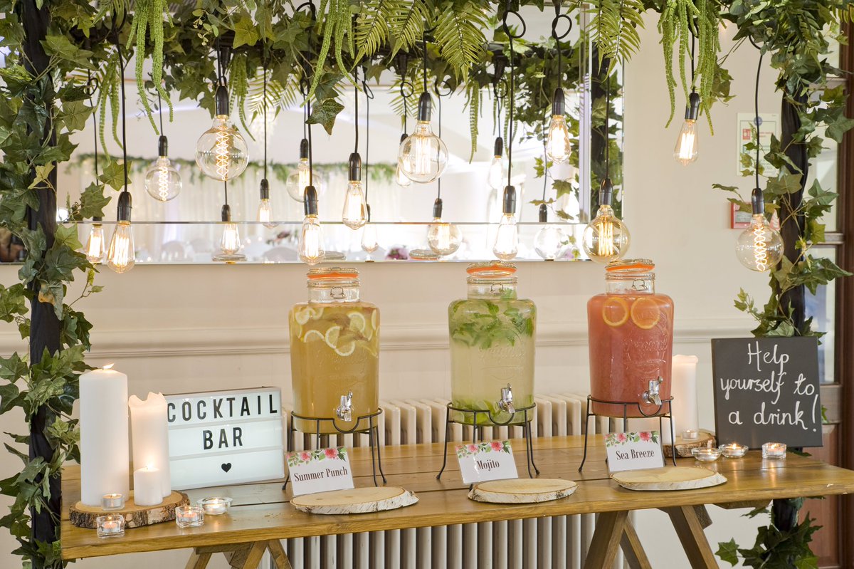 Calling all #Surrey Brides &amp; Grooms, join us this Sunday for our Wedding Showcase, 11-15:30 💒📸 @ADCommPhoto