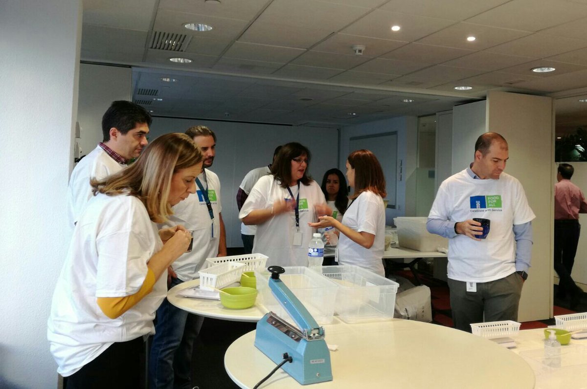 NetApp_es's tweet photo. Comenzamos! Hoy sacamos nuestro lado más solidario. Todo listo para #foodforall para @Rise2030 #NetAppsolidaria allá vamos https://t.co/LYqqIIzJpZ
