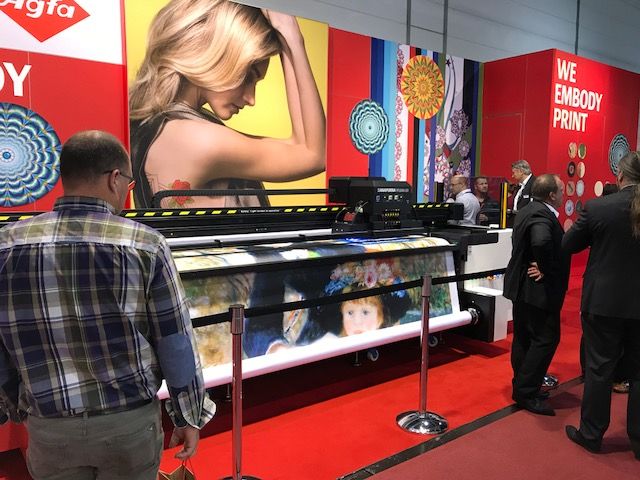 Agfa_Inkjet_UK's tweet photo. Come & see our #wideformat systems in action @viscomshow, halls 13 & 14, in Düsseldorf, Germany. #Viscom2017 https://t.co/MPP6z2ddy5 https://t.co/bHoZ7vt2i8