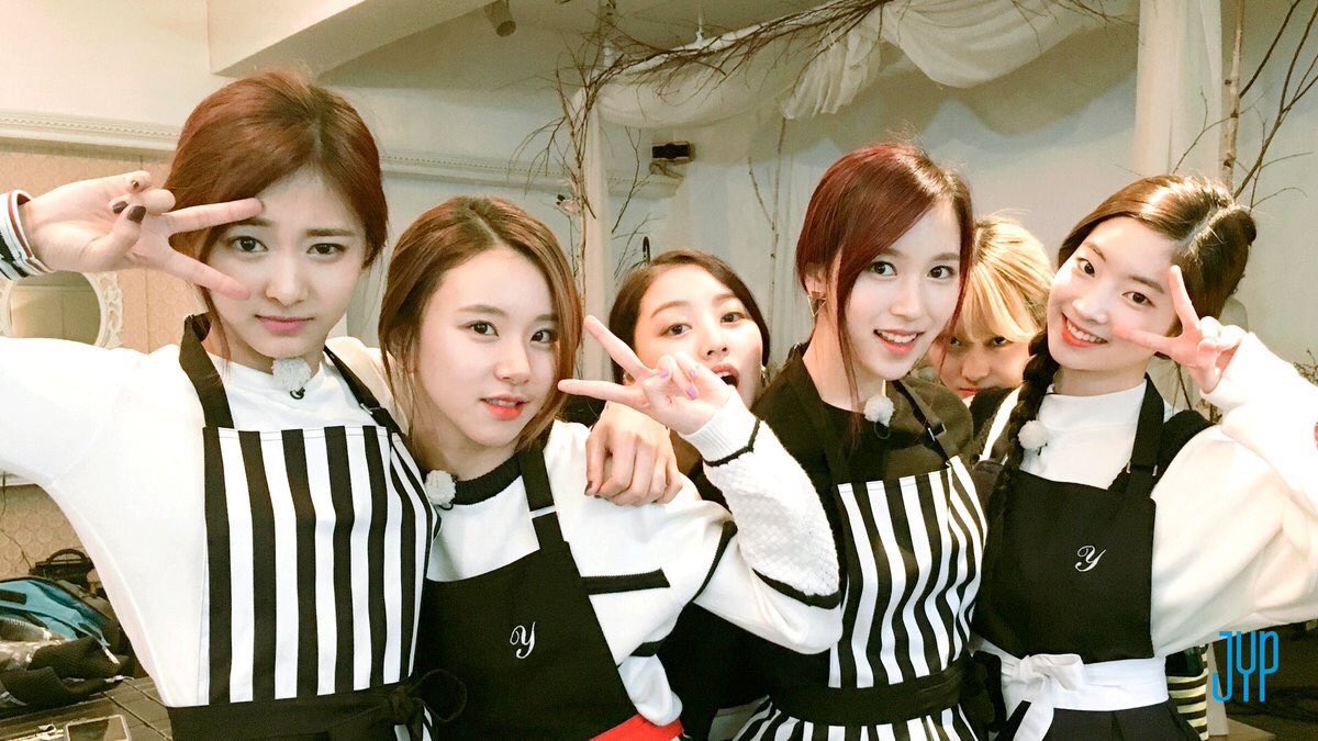 kerisaru77's tweet photo. ミナよりのオールペンです！
よかったらフォローよろしくお願いします！
#TWICE
#once
#Twitter上にいるTWICEペンさん全員と繋がるのが夢だったりするのでとりあえずこれを見たTWICEペンさんはRTとフォローしていただけると全力でフォローしに行きます https://t.co/tzTF1pNK1D