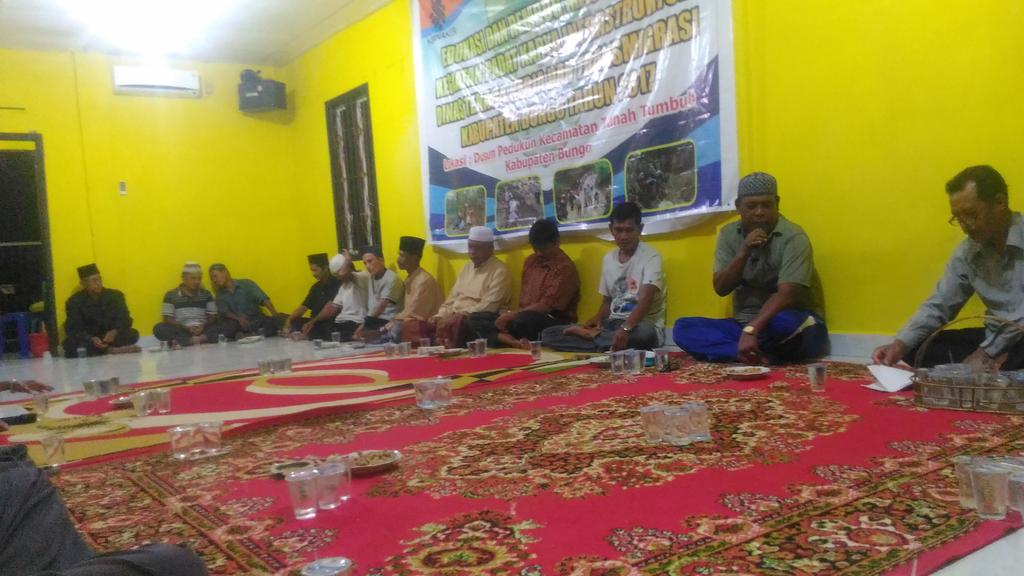 Nopikhalif's tweet photo. Siang hingga malam tetap mendapingi Desa itulah#BhaktiPendampingDesa
#ProvJambi
@TPPI_JAMBI@jokowi@taufikmadjid71@EkoSandjojo @tppindonesia https://t.co/BUZTB4M0Zr