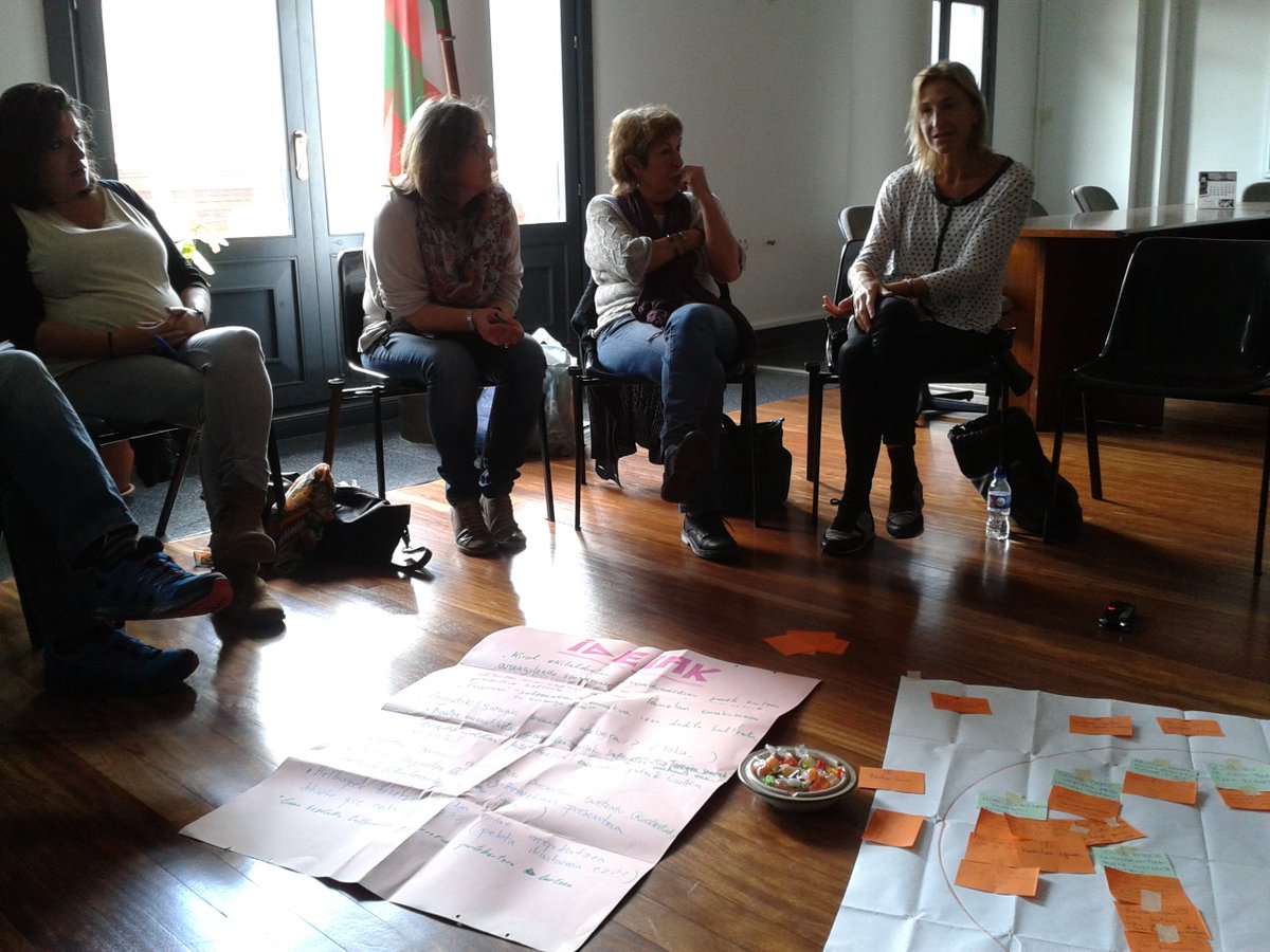 Larunbatean 11:00etan, jai parekideen alde herriko eragileekin lanean ari den prozesu partehartzailearen azken bilera egingo dugu Udaletxean