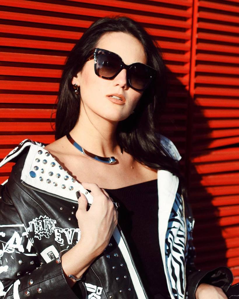 Official_Cat's tweet photo. Rock soul and perfect jewels! Play with the stones! @breil_official 🔥 #catherinepoulain #mystone #meandmystones #b… https://t.co/kykZQAYHaw https://t.co/JsJuWr5du7