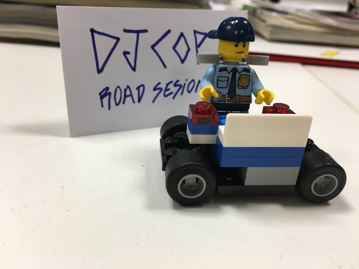 EidrianPoe's tweet photo. Aquí mi #retoLEGO
Dj Cop Road Sesion 🔥🤘🏼@elpais_promos https://t.co/z9Z8UWlCHw
