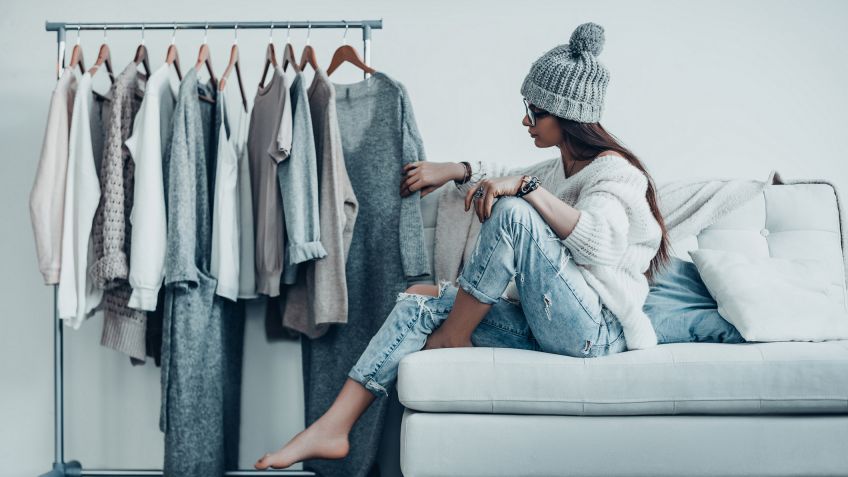 Burros de ropa, la solución ante la falta de espacio ¿qué te parecen? ;) ow.ly/QoH230fYVZH #decoración