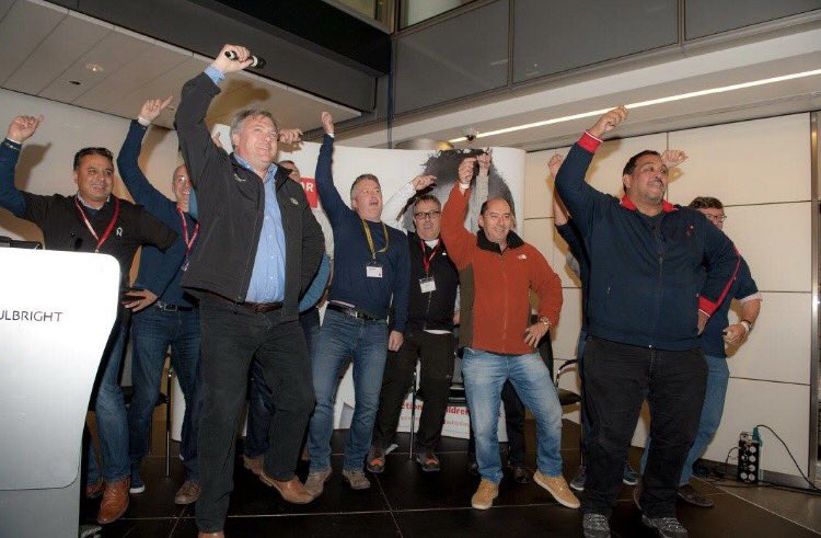 BoycottYourBed's tweet photo. #ThrowbackThursday to @edballs performing Gangnam Style at #ByteNight2017 🕺🏻 https://t.co/66tFaV04Ma