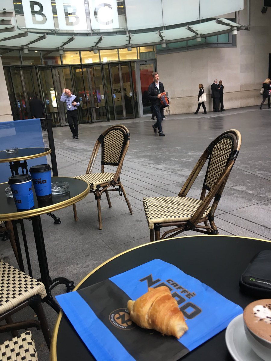 richardbyatt's tweet photo. No-one has arrived on a folding bike yet. Waiting to start #wtrends Innovative Offices tour - 1st up Henry Wood House https://t.co/N5HYdjmEIq