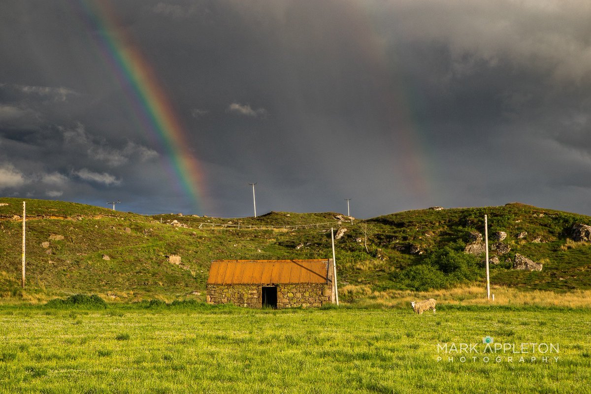 Thanks for all the retweets, you know who you are you lovely people. Photo for you, #rainbow over the old #steading