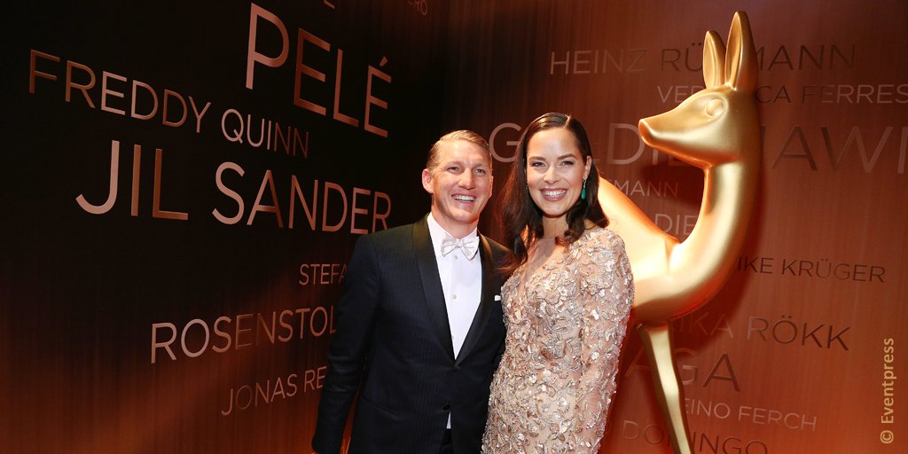 bambi's tweet photo. DAS Traumpaar bei #bambi2016 ✨ - @BSchweinsteiger und @AnaIvanovic #tbt #bambi #throwback https://t.co/q4EeXE0lQ8