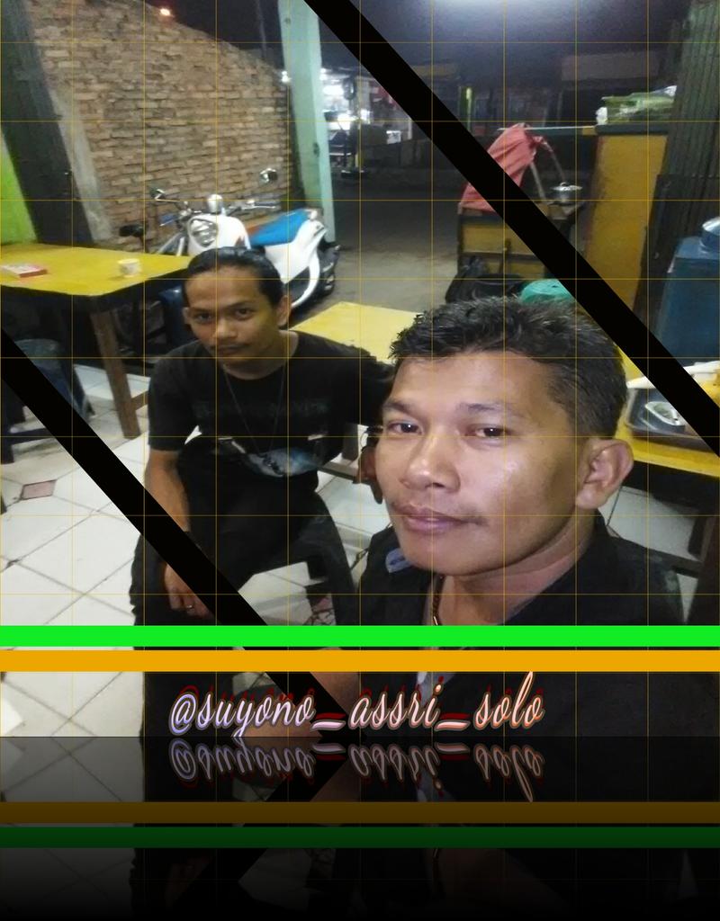 s_assri_solo's tweet photo. Hujan alhamdulillah berkah 🙏😁#Waroeng #Sate #assri #solo https://t.co/G80Denqi50