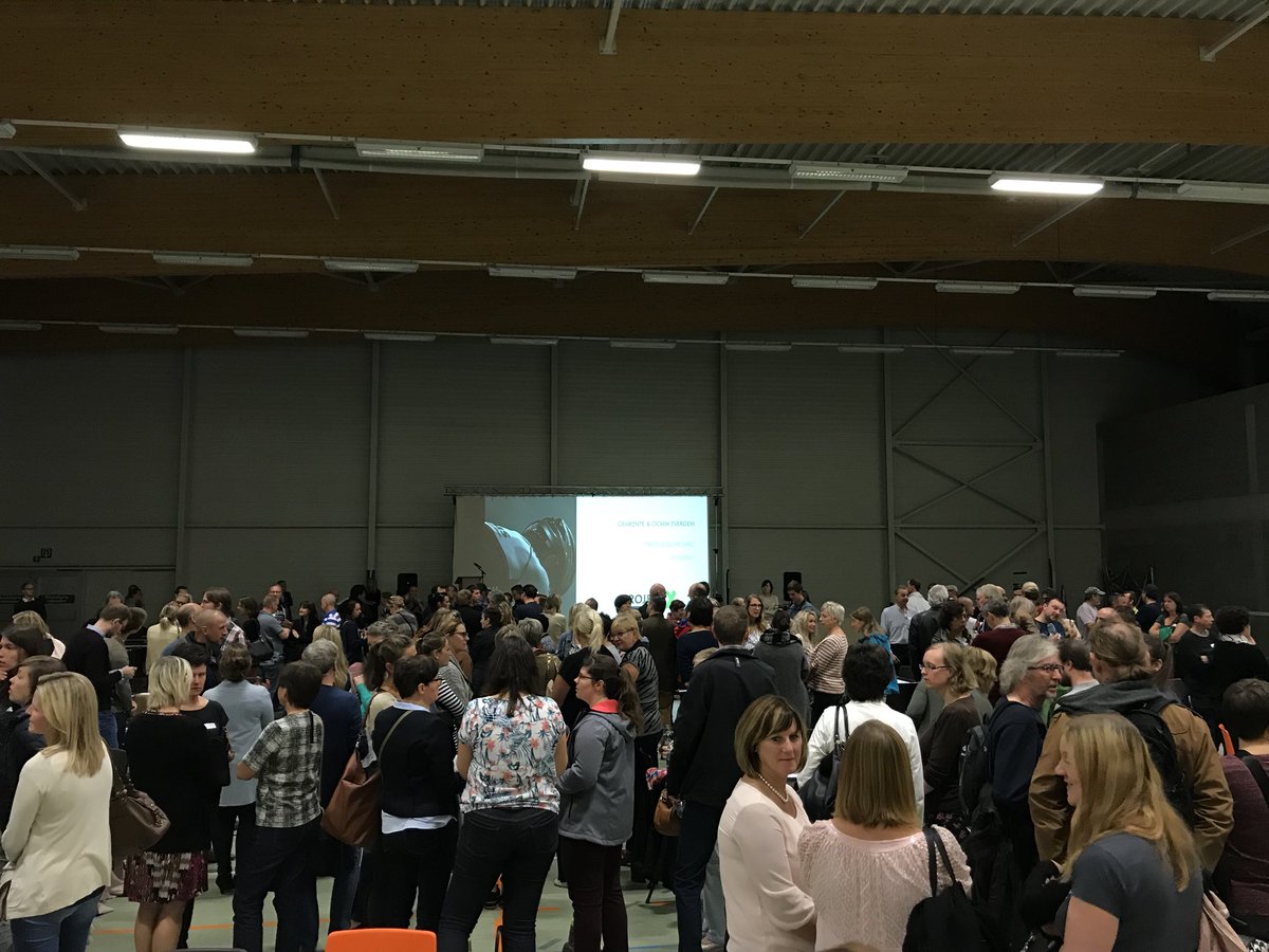 BramGekiere's tweet photo. Warm welkom aan alle medewerkers van gemeente en OCMW Evergem! #wereldcafé #strategischedag @mobius_eu https://t.co/C32VUHG5lu