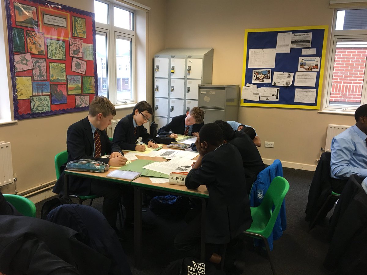 MisskempCM's tweet photo. Jack the Ripper workshop! How relatable are the sources?! @DartfordGS @HistoryDGS #creativity17 https://t.co/NropOXZG3N