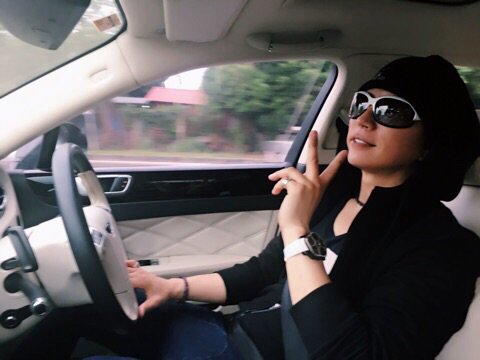 Dear Lovers Gacktさん日記更新 オトコはやっぱ車が好き T Co Zqjcadgynn Gackt またランボルギーニ買っちゃった ランボは裸でもカッコイイ 全塗装もしちゃう オトコの楽しみ T Co Mue2fpumnu Twitter