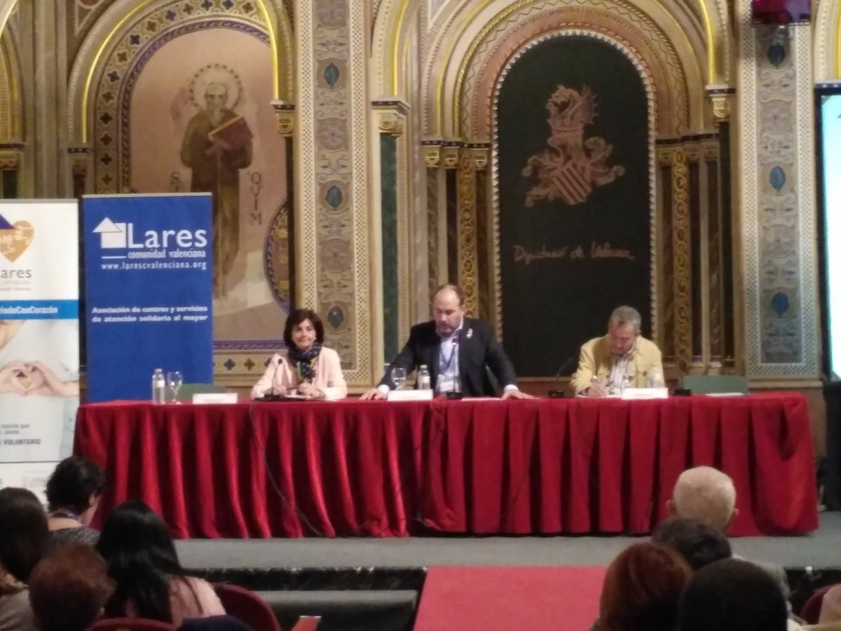 Beatriz de Ancos, Vicerrectora de Acción social de @UCV_es en la apertura de la Jornada de Voluntariado de <a href="/LaresCV/">Lares C.Valenciana</a> #VoluntariadoConCorazon