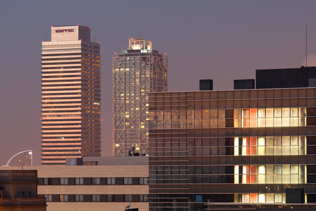 Los <a href="/WTravelAwards/">World Travel Awards</a> han reconocido la ciudad de #Barcelona como mejor destino de reuniones y conferencias del 2017 🌐 bit.ly/2iiU1JF