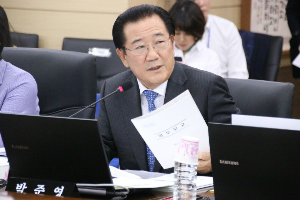 기획재정부에 대한 국정감사가 세종시에서 열리고 있습니다. 저는 농업관련 한 말씀을 소개했습니다. ndparty.kr/press-release/…