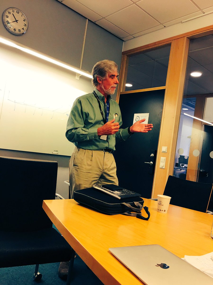 EkstrandLinda's tweet photo. Professor Mark Smith berättar om syftet med #mentorspace - att lära av varandra. #solskol #entreprenörer #community https://t.co/wKqP5Zump2