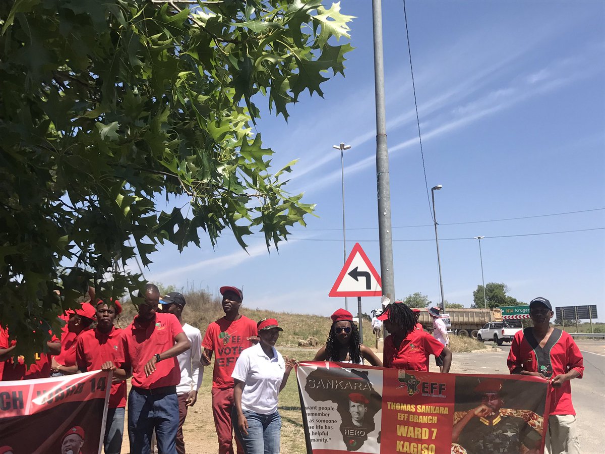 sindane3's tweet photo. Here to support a picket action against Evictions in Plots &amp;Farms around Mogale city #EFFeverywhere https://t.co/xp2YVH5mDZ