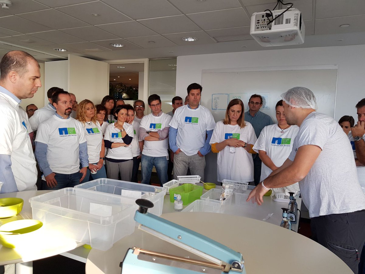 NetApp_es's tweet photo. Estamos a pleno rendimiento aquí en esta #NetAppsolidaria para @Rise2030 #foodforall https://t.co/XpZw4aockF
