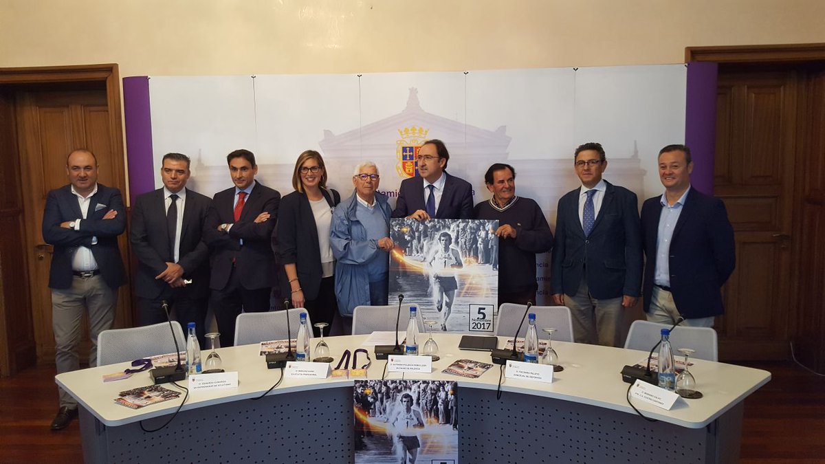 c_cantones's tweet photo. PRESENTACIÓN DEL V CROSS MARIANO HARO CIUDAD DE PALENCIA EN EL AYUNTAMIENTO 

INSCRIPCIONES EN https://t.co/EaztXp5hKu https://t.co/pS2FD4lXXS