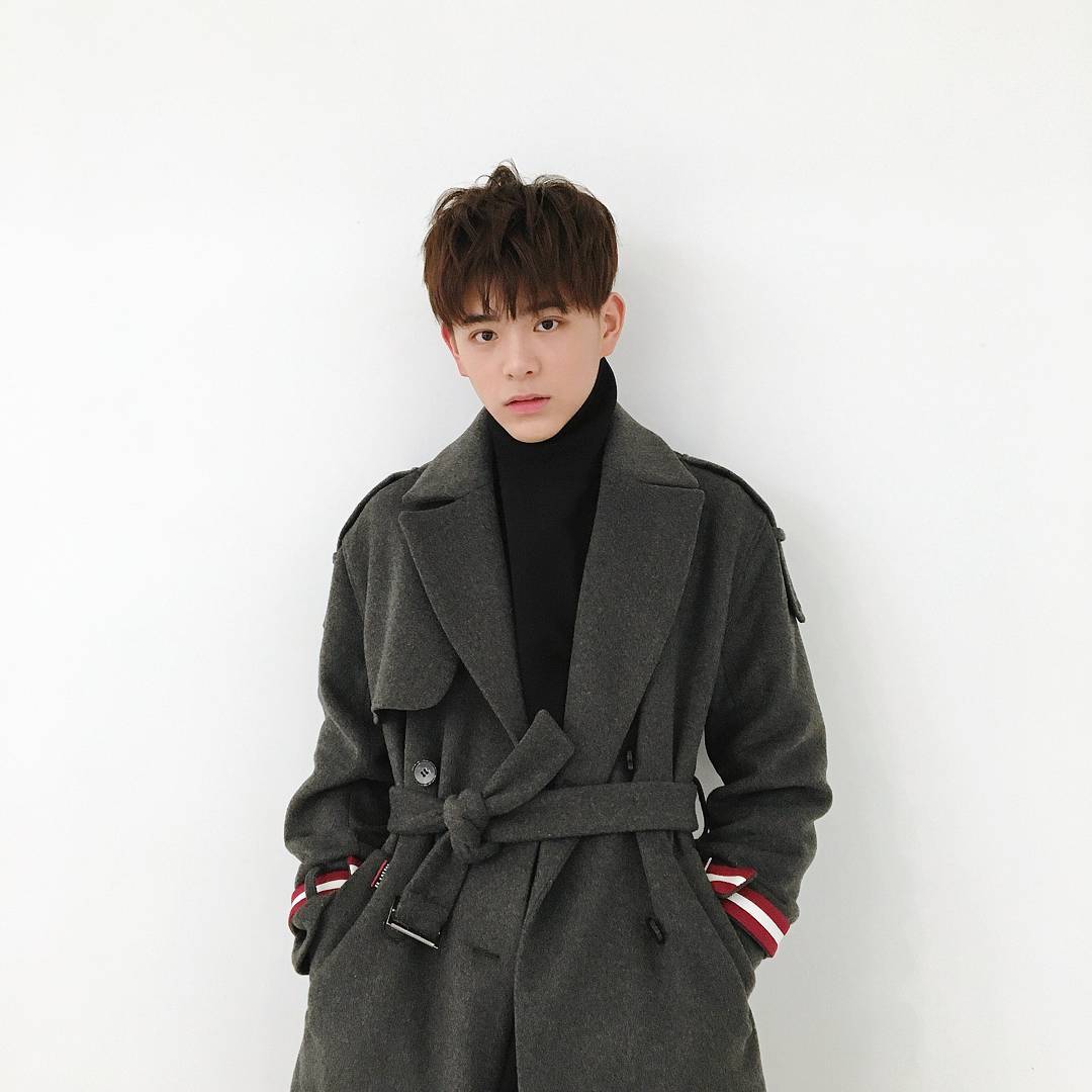 sunnieTEL's tweet photo. [TRANS] 191017 #TheEastLight #Sagang: #PrettyCoat🍃  #PrettySun💕 #Vlive_comealotat9PM🌻 https://t.co/H044ddjGoq