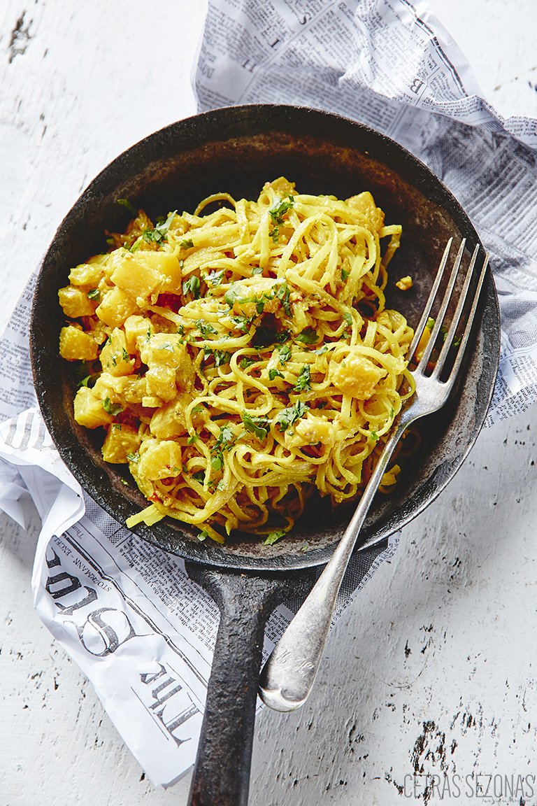 Rudenī, kad ķirbis parādās visur, gatavojam ķirbju kariju! :) Recepte - cetrassezonas.lv/lv/receptes/da…