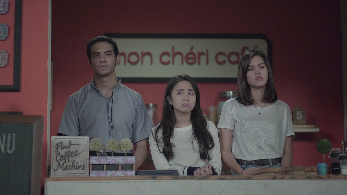 cintarahasiaNET's tweet photo. Nah ini kenapa pada ga semangat gitu sih? 😅

#cdr2episodeterakhir #nontonNETjam5 https://t.co/sHajhcrIVt