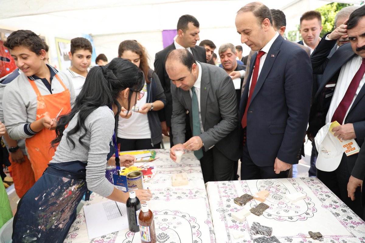 Yüzlerce Bilim Adamı yetiştiren şehrimizde Bilim Küllerinden, Anavatanından yeniden doğuyor. Şanlıurfa bir kez daha bilim'in merkezi oluyor.