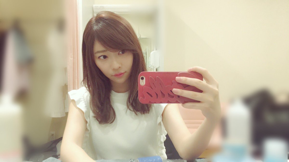 指原 莉乃 半年に一回くらい前髪流したくなって 写メ撮ってええやんと思って テレビ映り見て驚愕してるやめるの繰り返し T Co 1wsghqws4r Twitter