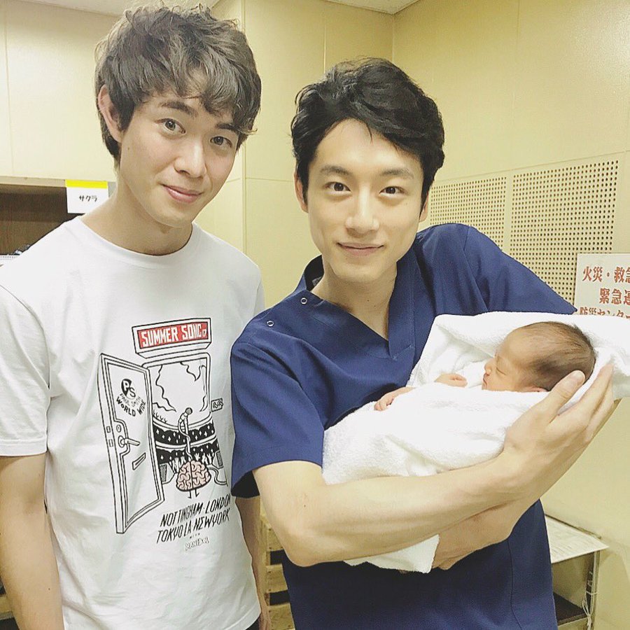 ドラマ コウノドリ に出てくる赤ちゃんは本物 坂口健太郎 初挑戦 Drama Notebook