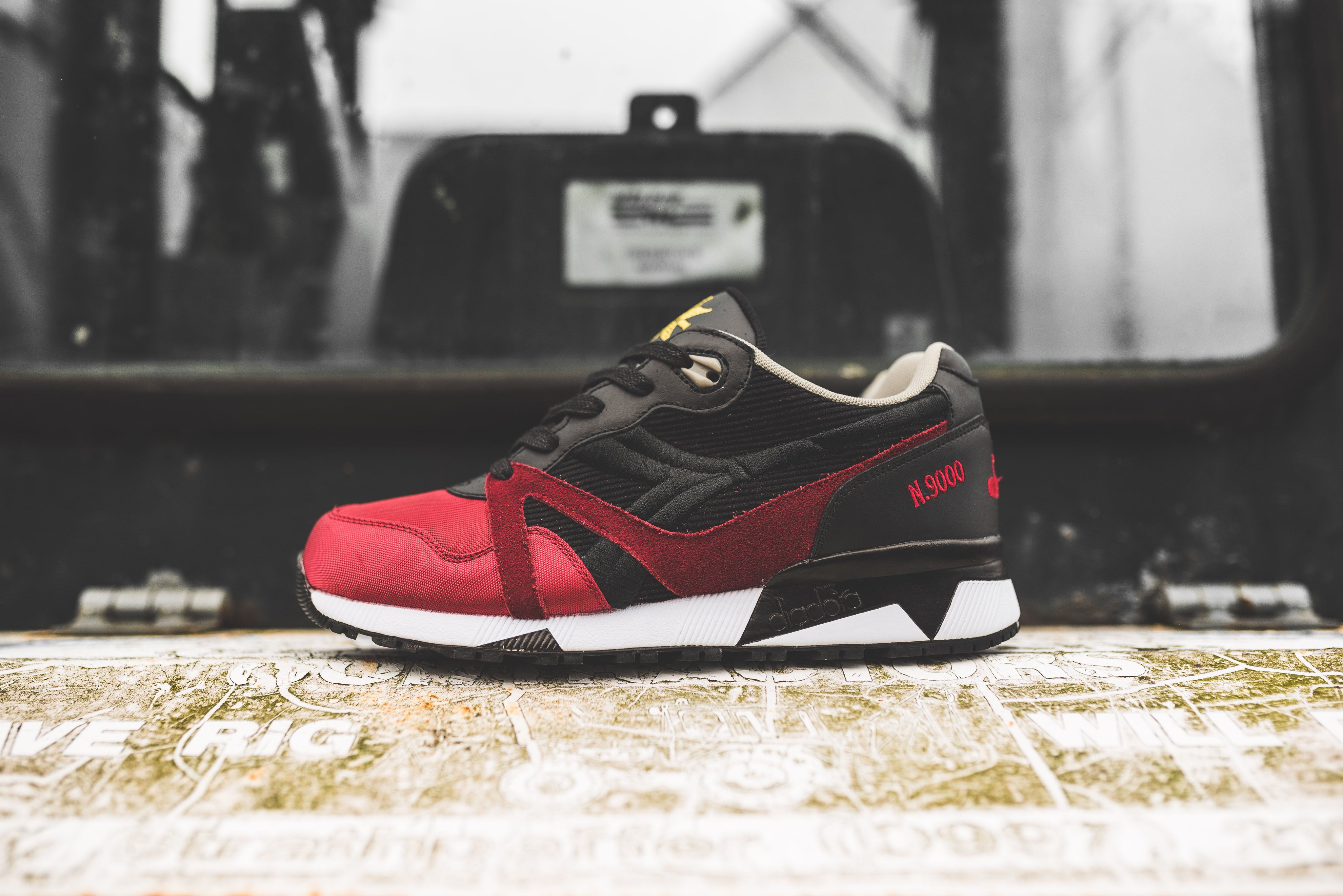 Diadora n9000 top black red