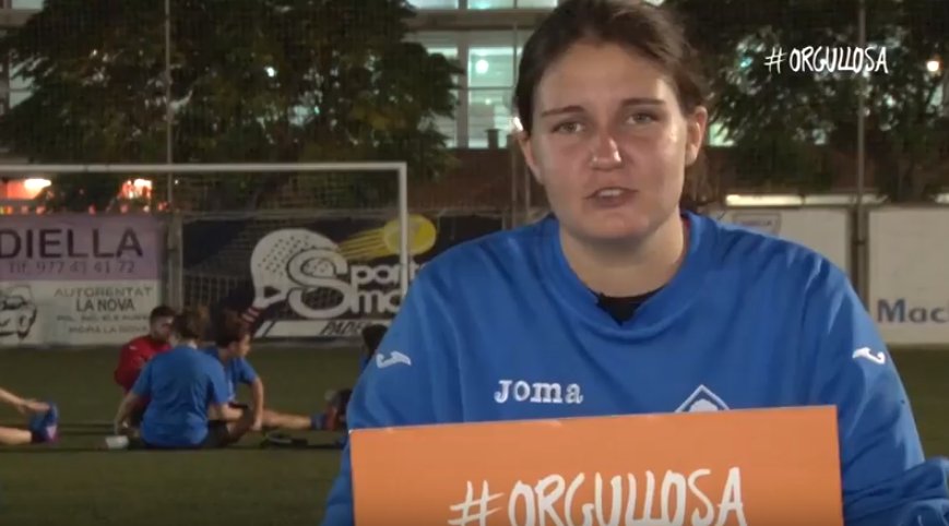 FCF_CAT's tweet photo. Entrevista a la jugadora de l’Olímpic Móra d’Ebre, Andrea Gavaldà https://t.co/6wXxFRBW0G #futfem #Orgullosa #TerresdelEbre https://t.co/2jEXc32N7b